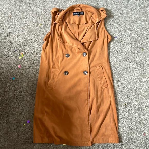 Adorable vest - Picture 2 of 2